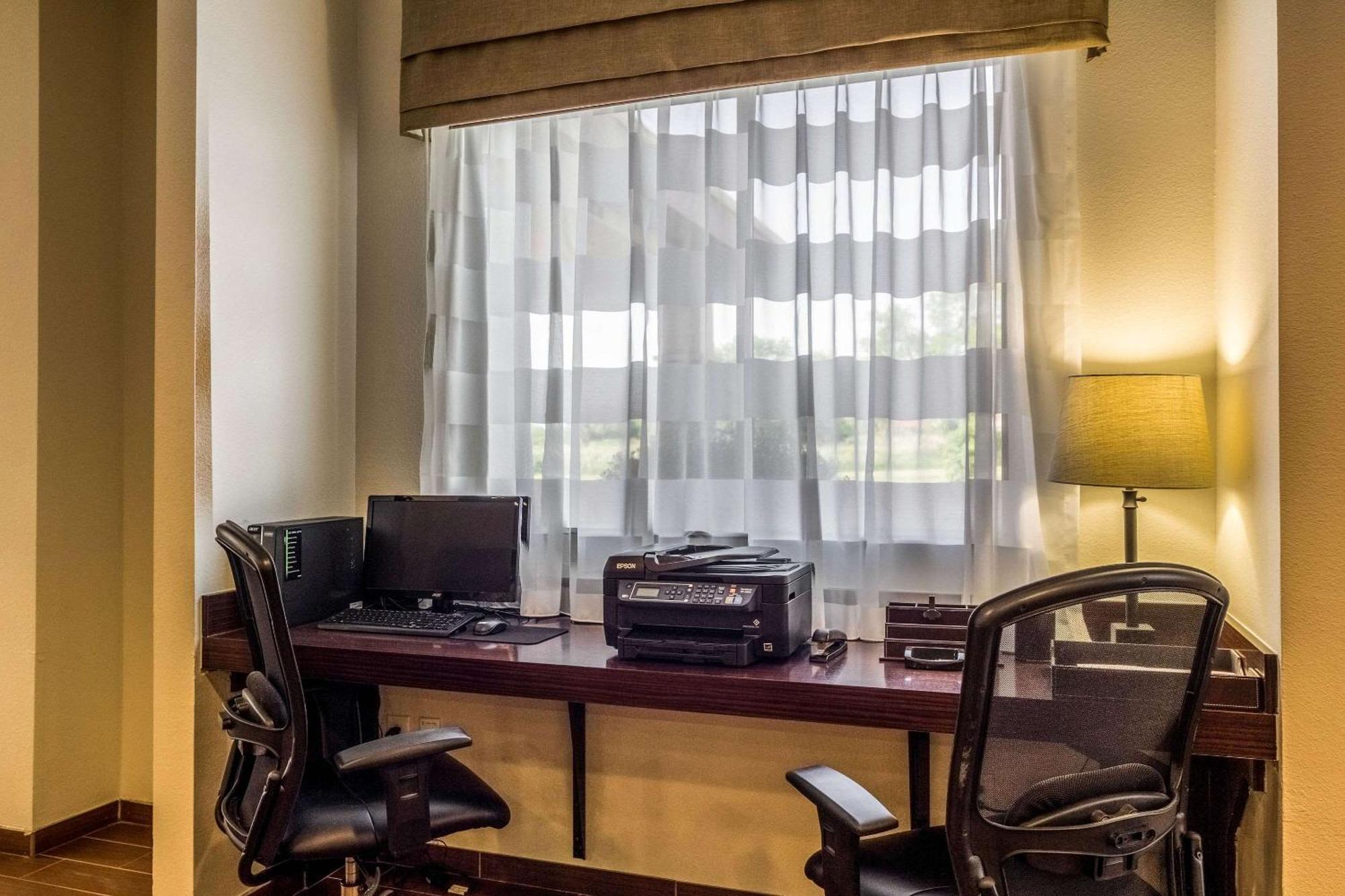 Sleep Inn & Suites Jourdanton - Pleasanton Екстер'єр фото